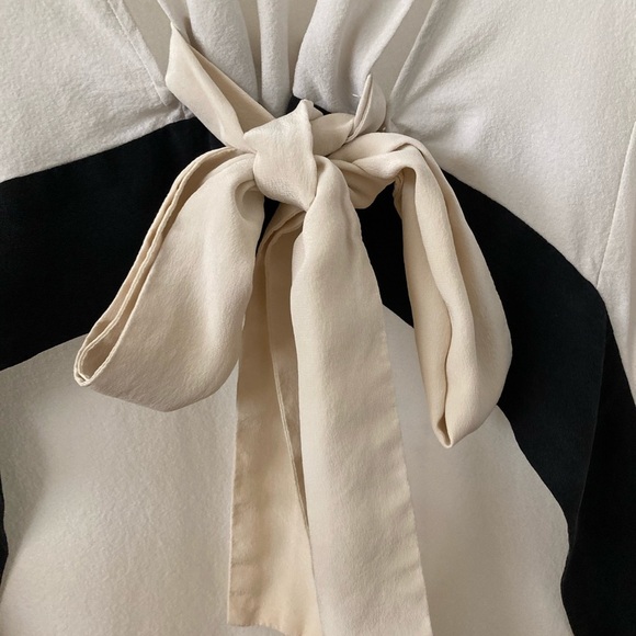 BCBG Maxazria Hi Lo Top Size Small - Picture 4 of 5